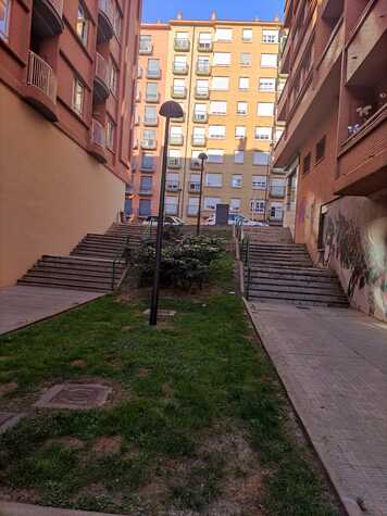 Escaleras avenida portugal puerta nueva